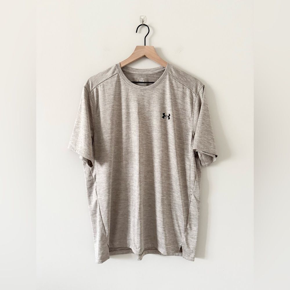 Under Armour Short Sleeve Athletic Tee in Heathered Tan Size L